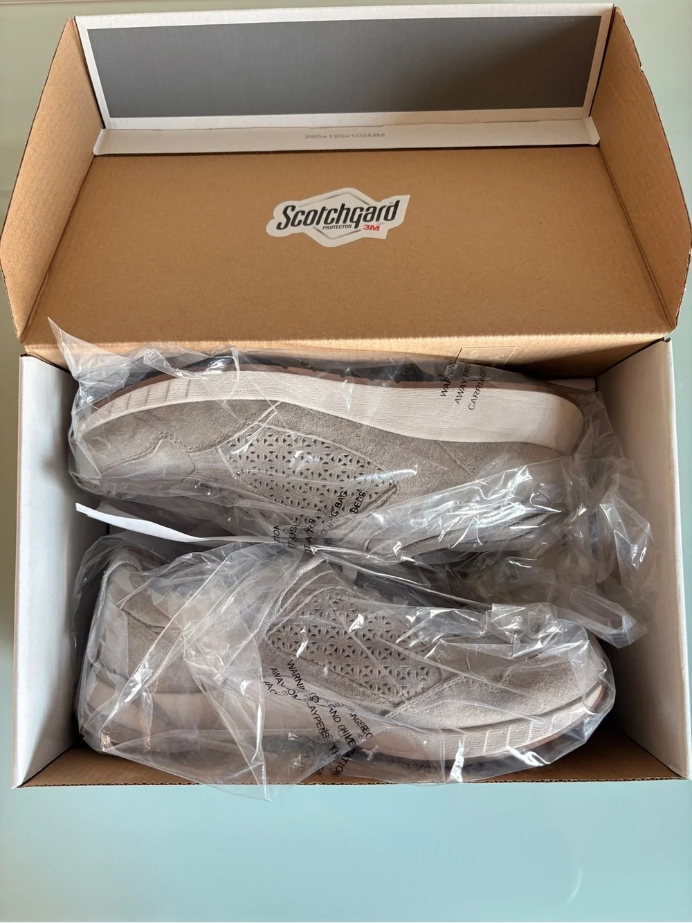 Dansko catie/Gray Suede Lace-Up Sneakers